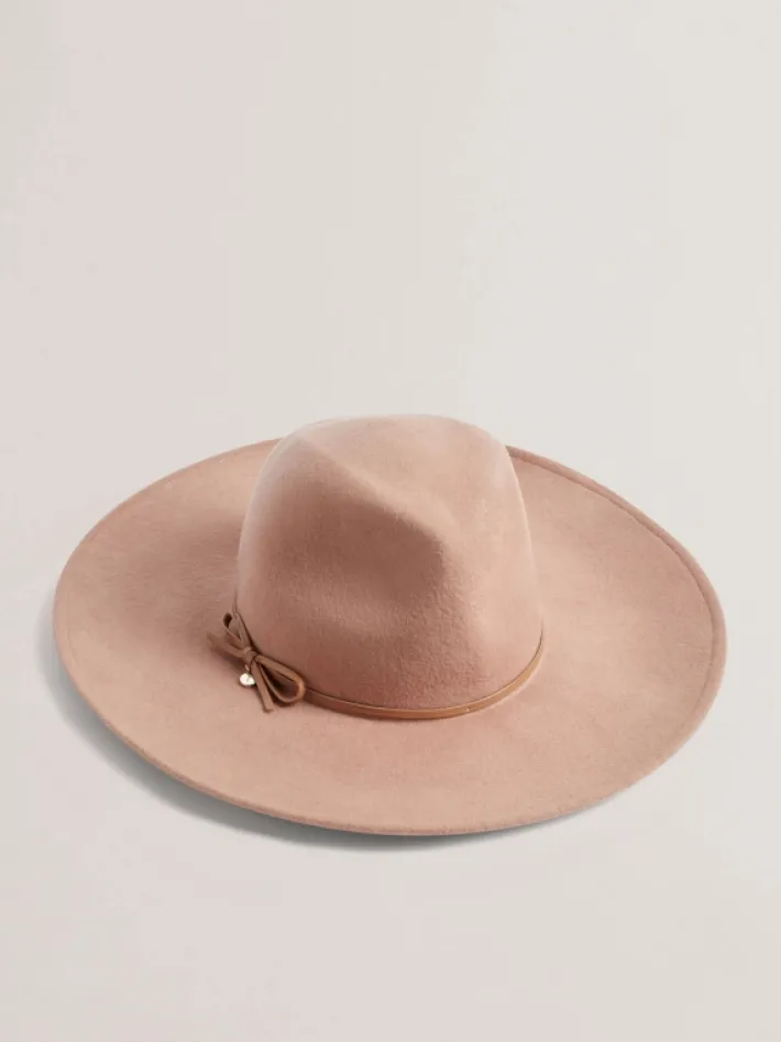abbiiio_bow_detail_pure_w_2.webp Abbiiio Bow Detail Pure Wool Fedora Hat<Ted Baker Best