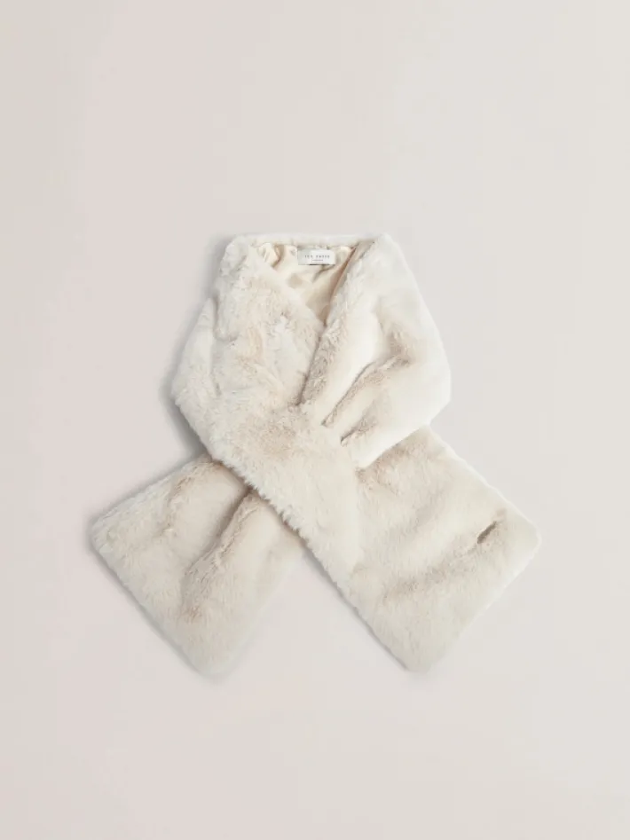 emaaaas_faux_fur_loopthro_2.webp Emaaaas Faux Fur Loop-Through Stole Scarf<Ted Baker Online