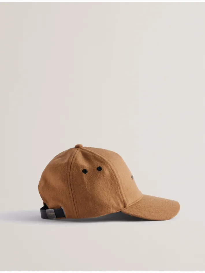 freddsa__branded_woolen_h_0.webp Freddsa Branded Woolen Hat<Ted Baker Discount