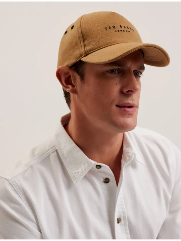 freddsa__branded_woolen_h_1.webp Freddsa Branded Woolen Hat<Ted Baker Discount