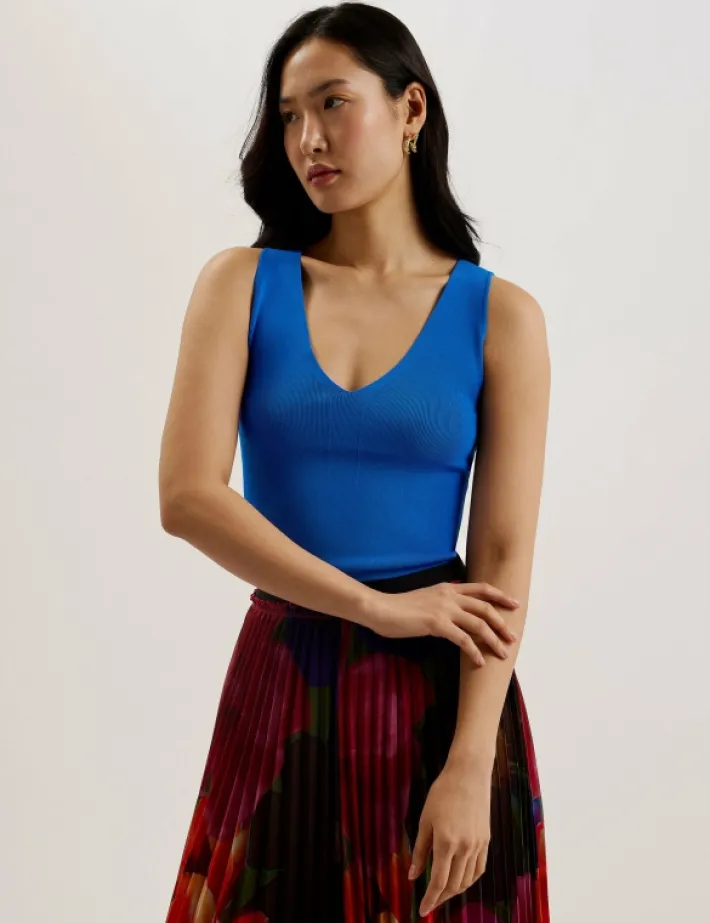 josiiy_vneck_slim_fit_sle_0-1.webp Josiiy V-Neck Slim Fit Sleeveless Knit Top<Ted Baker Hot