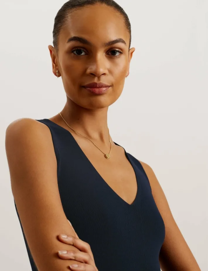 josiiy_vneck_slim_fit_sle_3.webp Josiiy V-Neck Slim Fit Sleeveless Knit Top<Ted Baker New