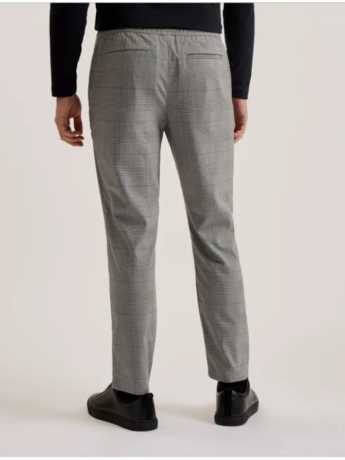 nicolo_checked_elastic_wa_3.webp Nicolo Checked Elastic Waist Tailored Trousers<Ted Baker Flash Sale