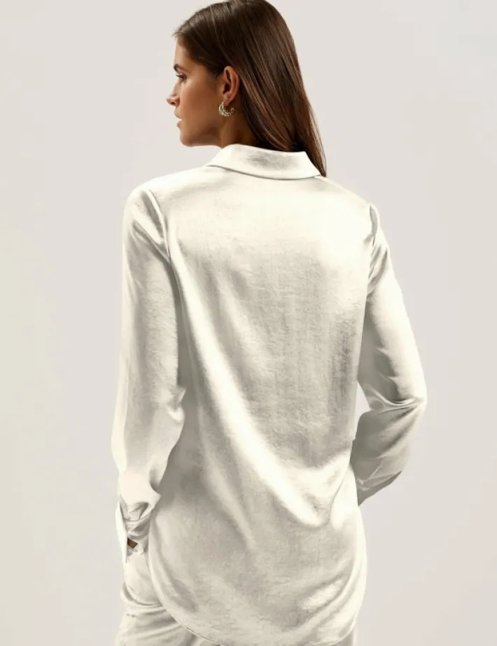 sonora_satin_longline_cov_3.webp Sonora Satin Longline Covered Placket Blouse<Ted Baker Online