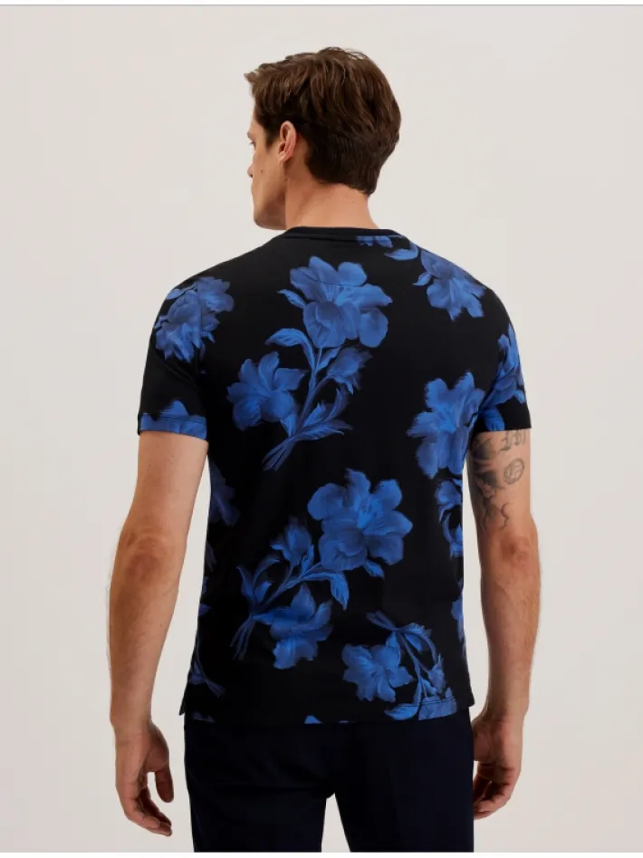 vendis_contrast_floral_pr_4.webp Vendis Contrast Floral Print Cotton T-Shirt<Ted Baker Outlet